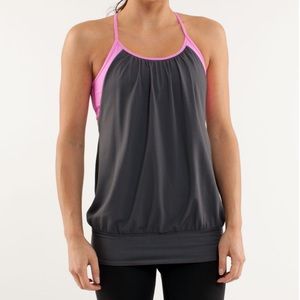 Women’s Lululemon no limits tank with built-in bra
